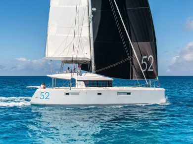 Verhuur Catamaran Lagoon met vaarbewijs