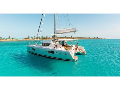 Verhuur Catamaran in Marina Cala dei Sardi - Lagoon Lagoon 42