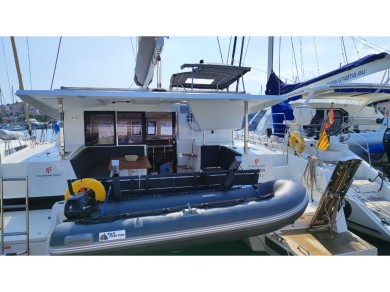 Catamaran to hire Nikiana Marina at the best price