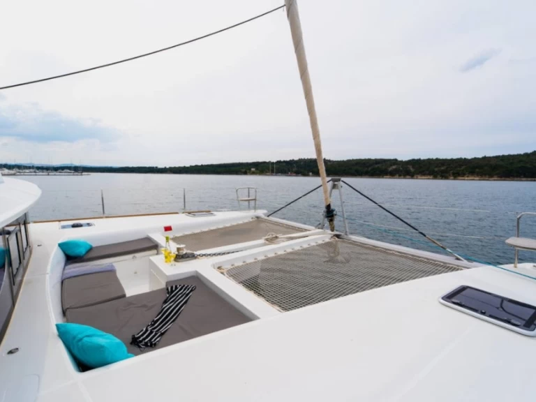 Location bateau Lagoon Lagoon 450 F à Rogoznica sur Samboat