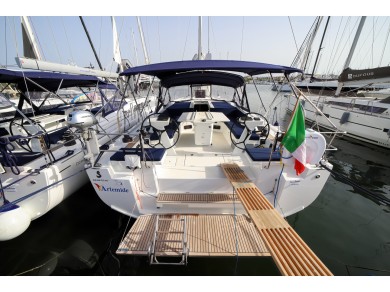 Location bateau Bénéteau Oceanis 51.1 à Olbia sur Samboat