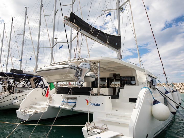 Louer Catamaran avec ou sans skipper Lagoon à Marina d'Arechi