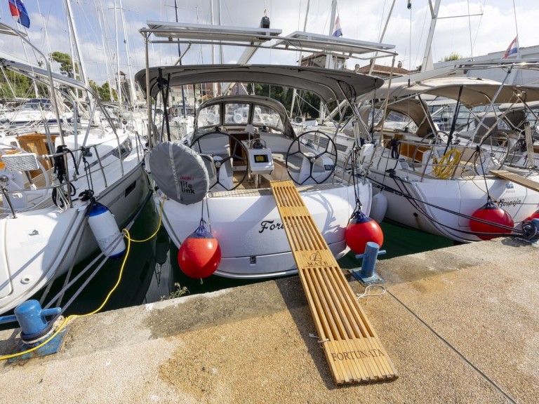 Location à Zadar - Bavaria Bavaria Cruiser 37 Style sur SamBoat