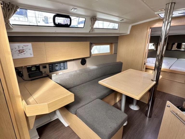 Location Voilier à La Rochelle - Bénéteau Oceanis 38.1