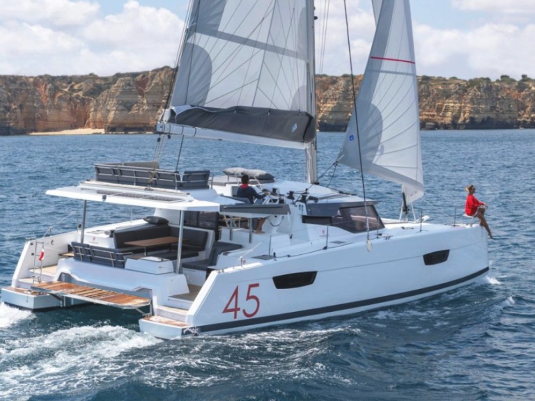 Catamaran à louer à Porto-Vecchio au meilleur prix