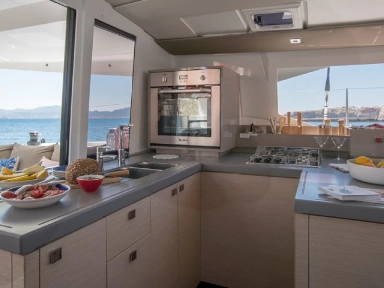 Location à Jolly Harbour - Fountaine Pajot Astrea 42 sur SamBoat