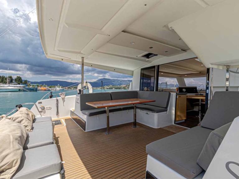 Location à Gouviá - Fountaine Pajot Lucia 40 sur SamBoat