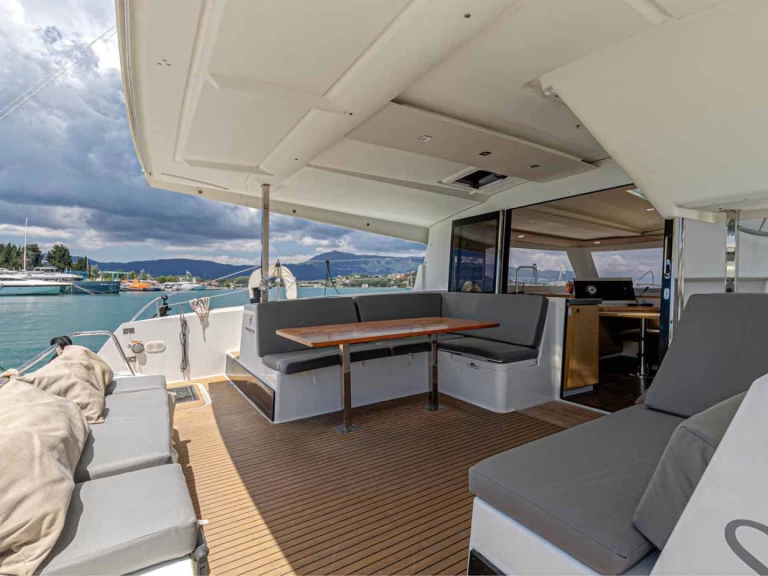 Location à Gouviá - Fountaine Pajot Lucia 40 sur SamBoat