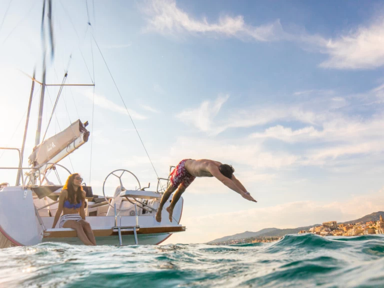 Louer Voilier avec ou sans skipper Hanse à Betina