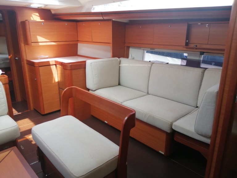 Location bateau Poseidon Marina pas cher Dufour 520 Grand Large