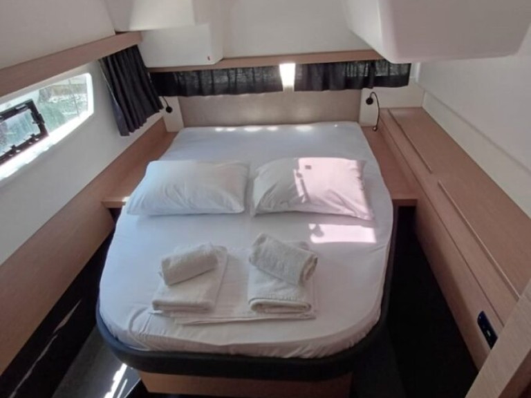 Location bateau Nikiána pas cher Isla 40