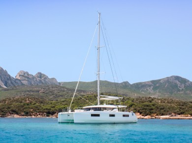 Catamaran rental in Port Tino Rossi - Lagoon Lagoon 46