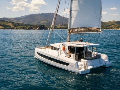 Yacht hire Mandalina Marina cheap Bali 4.2