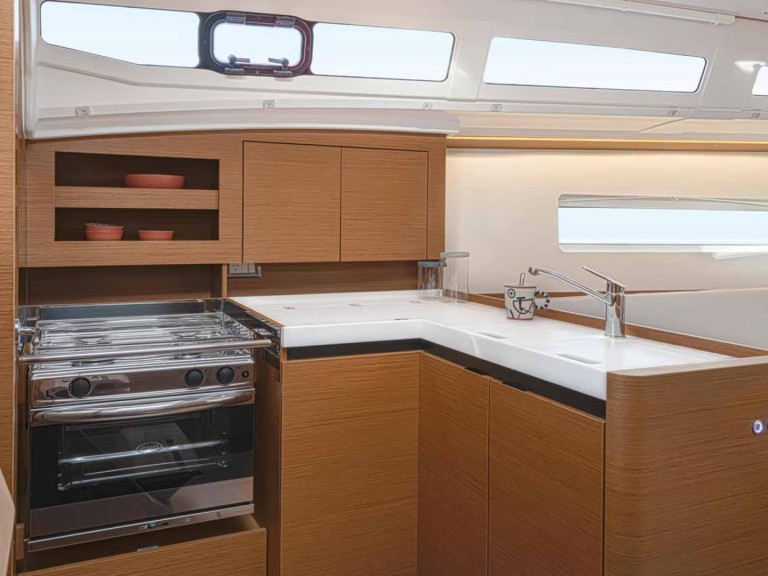 Location à Golfo Aranci - Jeanneau Sun Odyssey 380 sur SamBoat