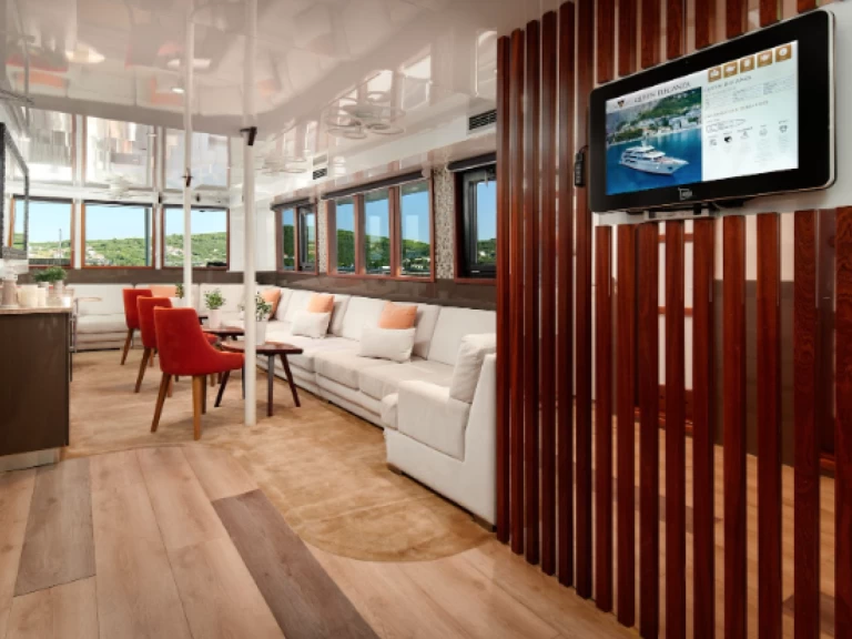 Louez un  Motoryacht Queen Eleganza à Split