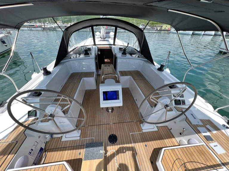 Louez un Bavaria Bavaria C42 à Punat