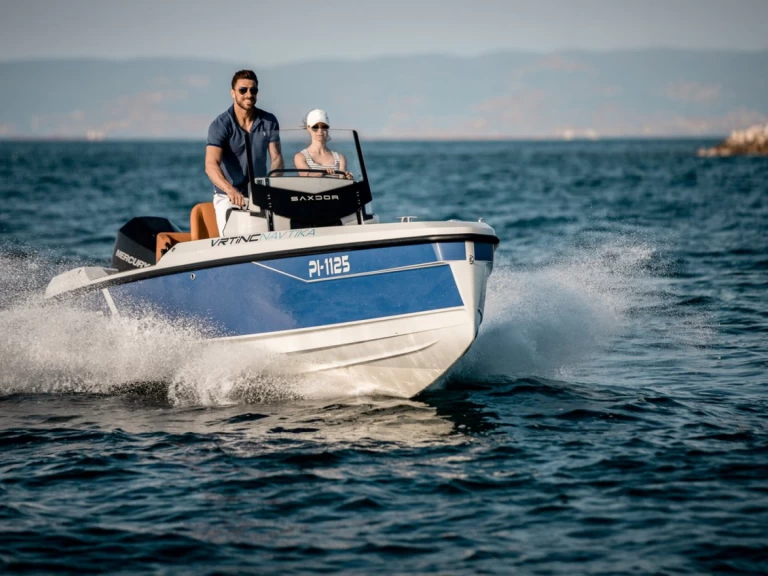 Location Bateau à moteur Saxdor avec permis