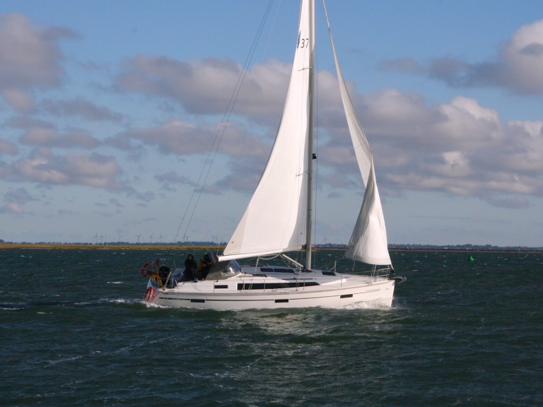 Location bateau Heiligenhafen pas cher Cruiser 37