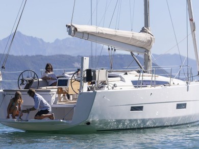 Charter a Dufour Dufour 430 Grand Large in Paros (Ile) on Samboat