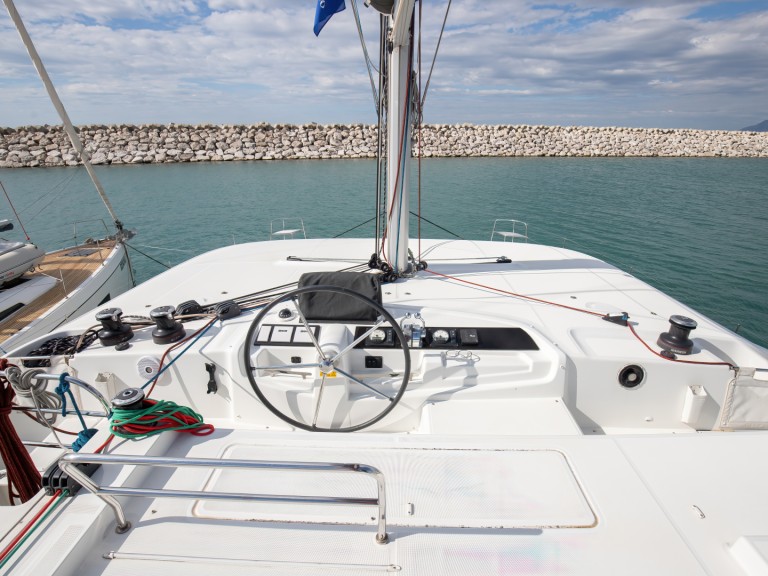 Louez un Lagoon Lagoon 46 à Salerne
