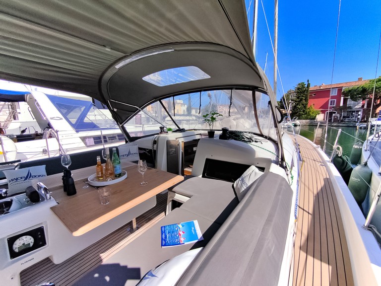 Jeanneau Sun Odyssey 440 a louer à Port Grimaud