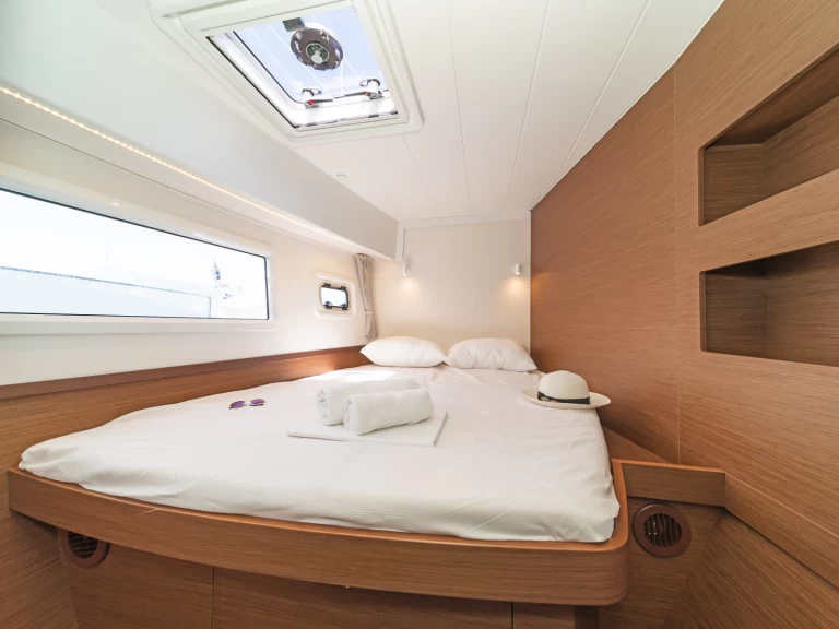 Location bateau Álimos pas cher Lagoon 42