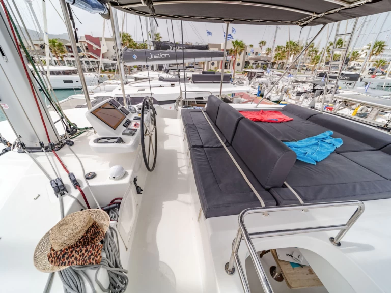 Location bateau Gouviá pas cher Lagoon 50