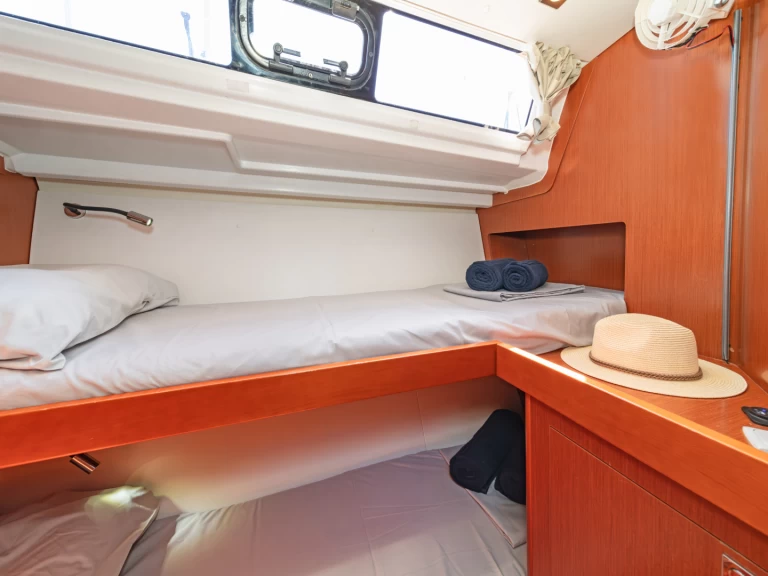 Louer Voilier avec ou sans skipper Bénéteau à Álimos