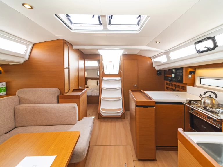 Louez un Jeanneau Sun Odyssey 440 à Skiathos