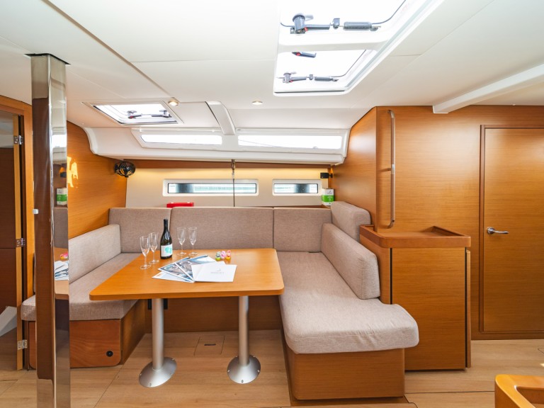 Location bateau Skiathos pas cher Sun Odyssey 440