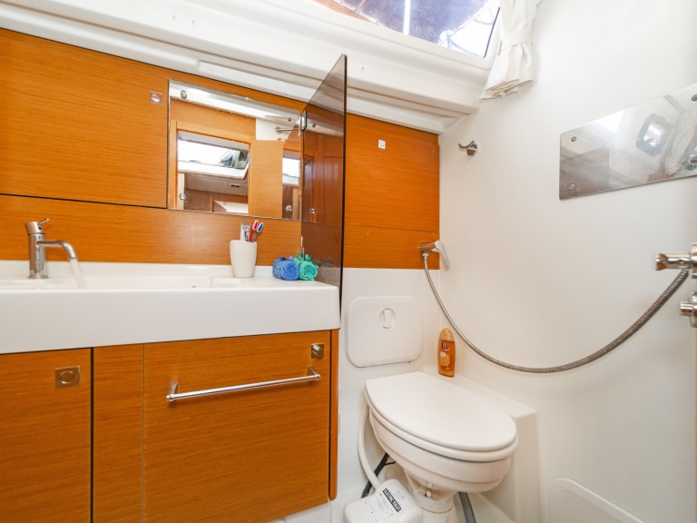 Louez un Jeanneau Sun Odyssey 519 à Paros (Ile)