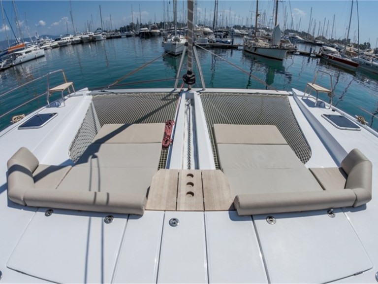 Louer Catamaran avec ou sans skipper Nautitech à Álimos