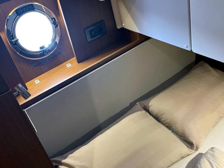 Location Yacht Bénéteau avec permis