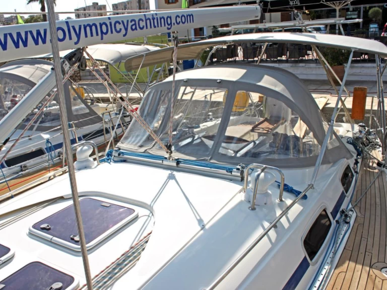 Location bateau Lávrio pas cher Bavaria 38 Cruiser