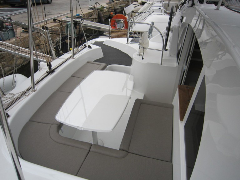 Location Catamaran à Lávrio - Lagoon Lagoon 380