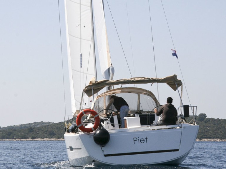 Louer Voilier avec ou sans skipper Dufour à Marina Veruda