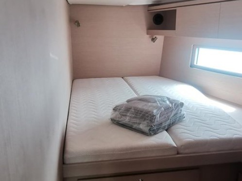 Location bateau Bénéteau Oceanis 51.1 à Gouviá sur Samboat