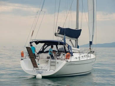 Charter a Bénéteau Cyclades 50.5 in Alimos Marina on Samboat