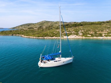 Boat rental Jeanneau Sun Odyssey 36i in Dème de Vólos on Samboat