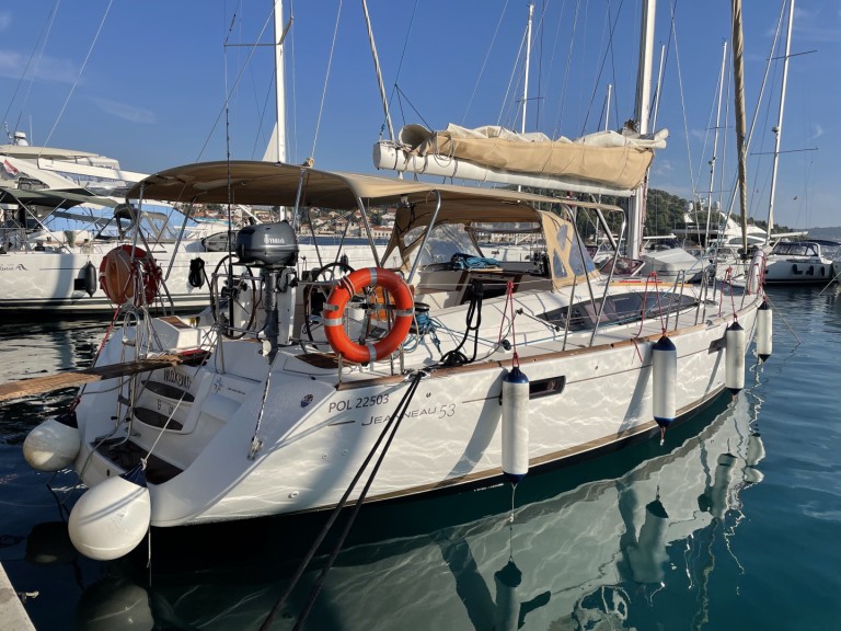 Location bateau Jeanneau Jeanneau 53 à Rogoznica sur Samboat