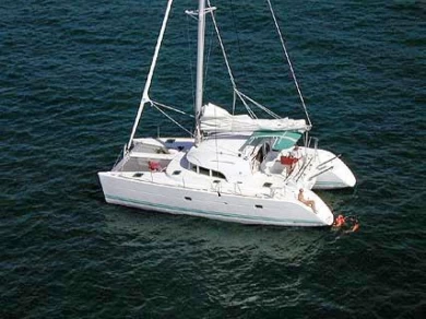 Hire Catamaran Lagoon with a boat licence