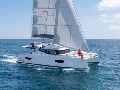 Wynajem Katamaran Fountaine Pajot z patentem 