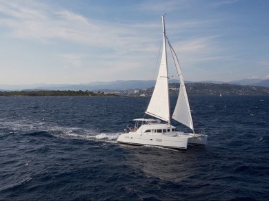 Bareboat Rental Catamaran Lagoon with a boat licence