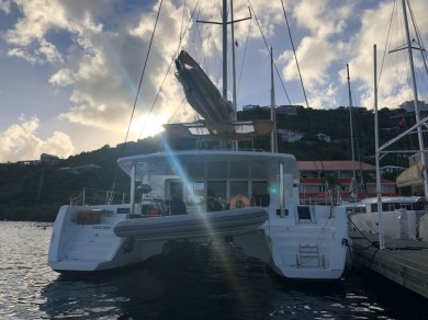 Verhuur Catamaran Lagoon met vaarbewijs