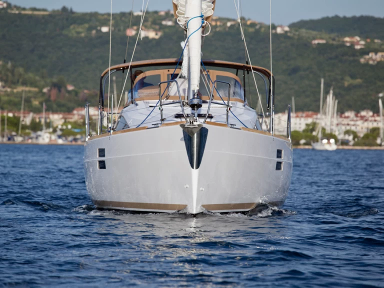 Louez un Elan Impression 35 à Kaštela