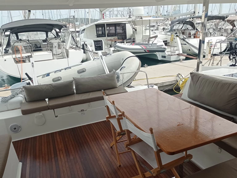 Location Catamaran Fountaine Pajot avec permis