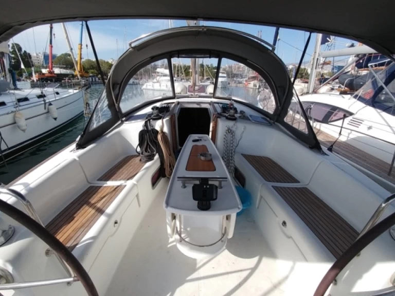 Location à Éleusis - Bénéteau Oceanis 43 sur SamBoat