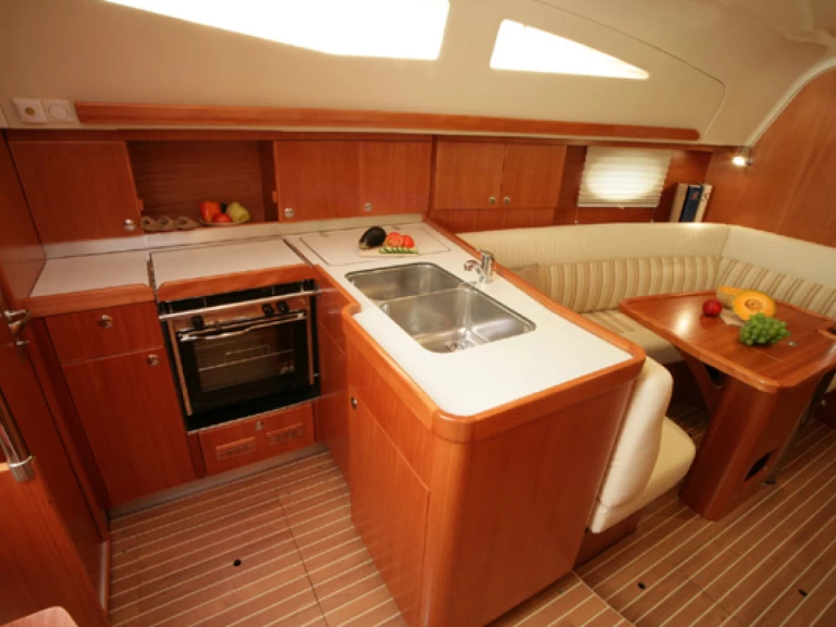 Louez un Elan Impression 344 à Primošten