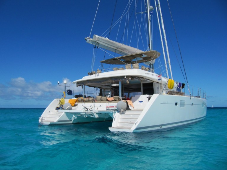 Lagoon Lagoon 560 a louer à Álimos