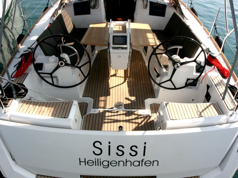 Location bateau Jeanneau Sun Odyssey 389 à Punat sur Samboat